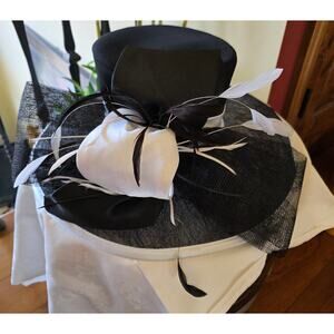 NWT Elite Champagne black and white satin and feather ornate sun hat